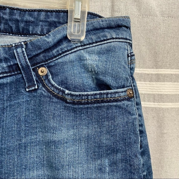 LEVI'S/ Red Tab Medium Wash Denim Capri Size 14 - Picture 10 of 13